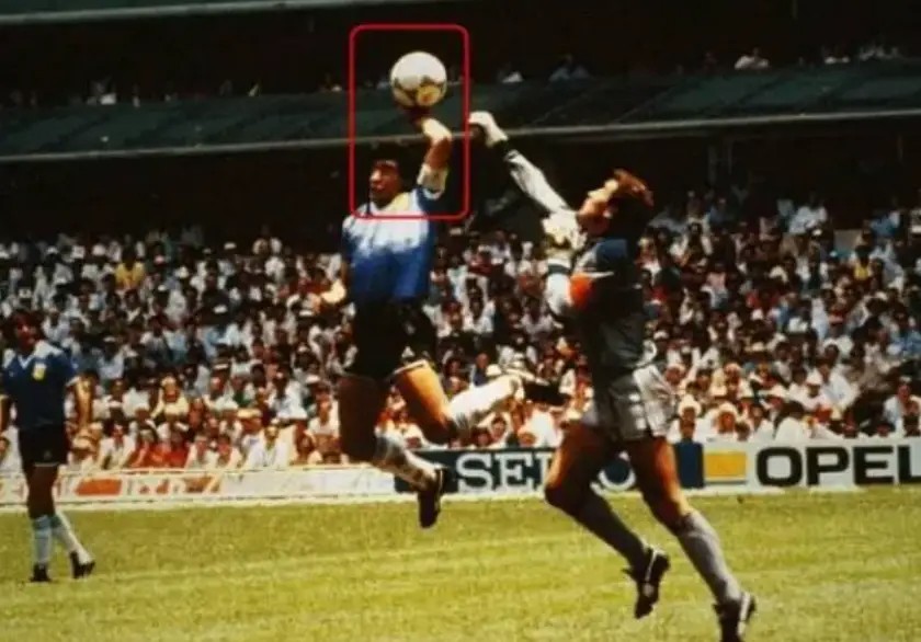 惯用左脚踢球的人比较强？